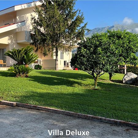 Livingapple Apartamento Scauri  Exterior foto