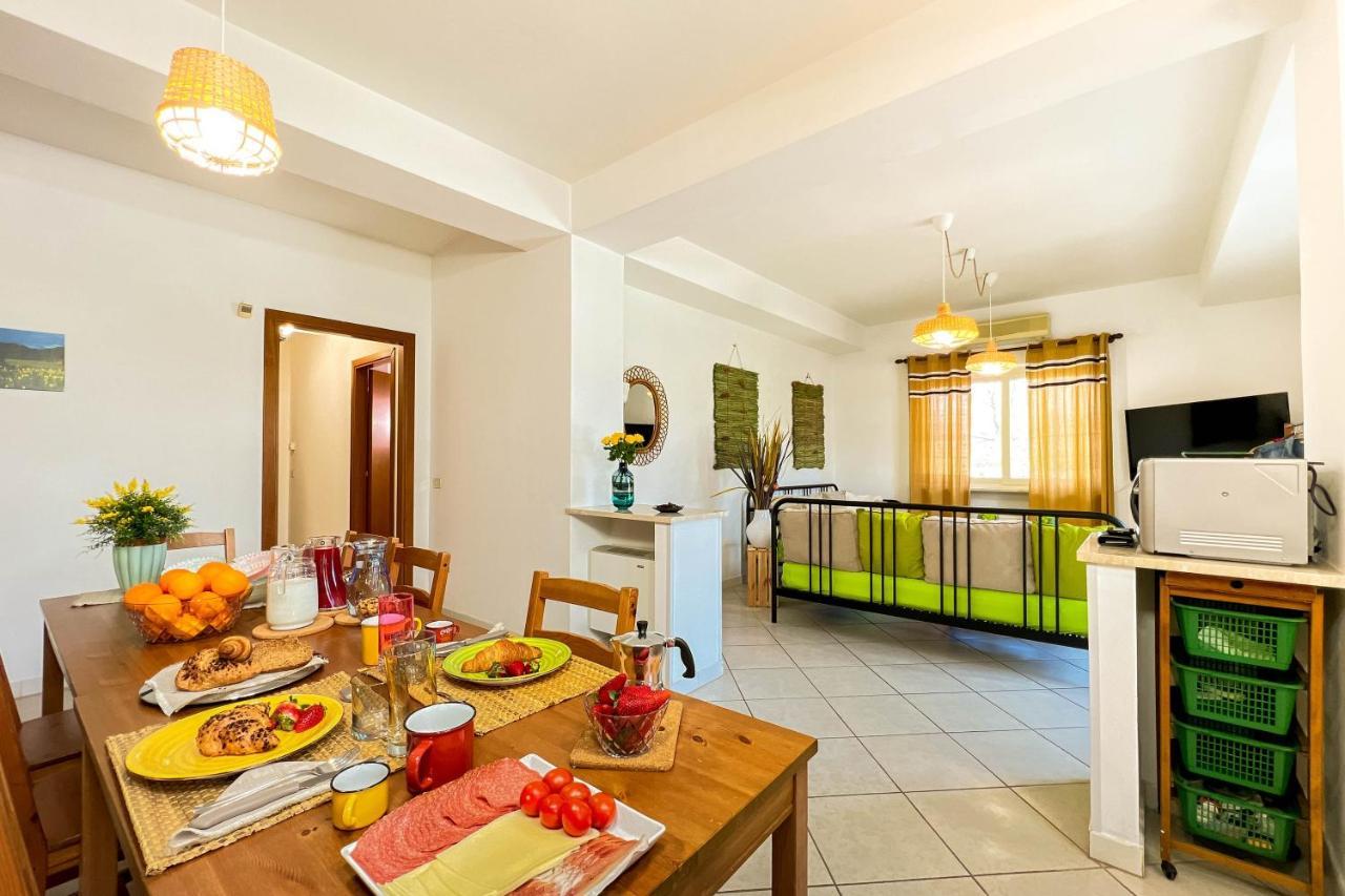 Livingapple Apartamento Scauri  Exterior foto
